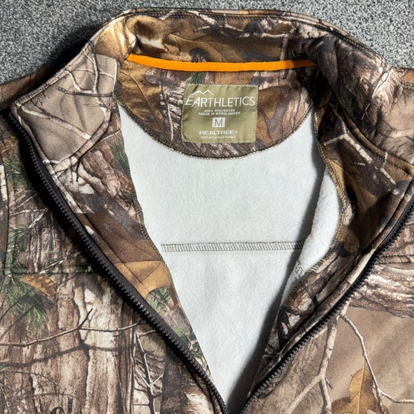 (M) Women’s Realtree Camo Zip-Up Jacket - Picture 3 of 4